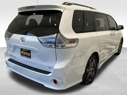 Used 2015 Toyota Sienna SE image 5