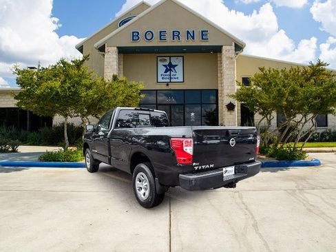 Used 2017 Nissan Titan S image 3