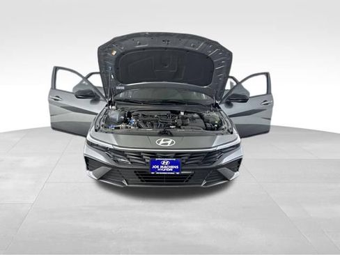 Used 2025 Hyundai Elantra Sport FWD image 15
