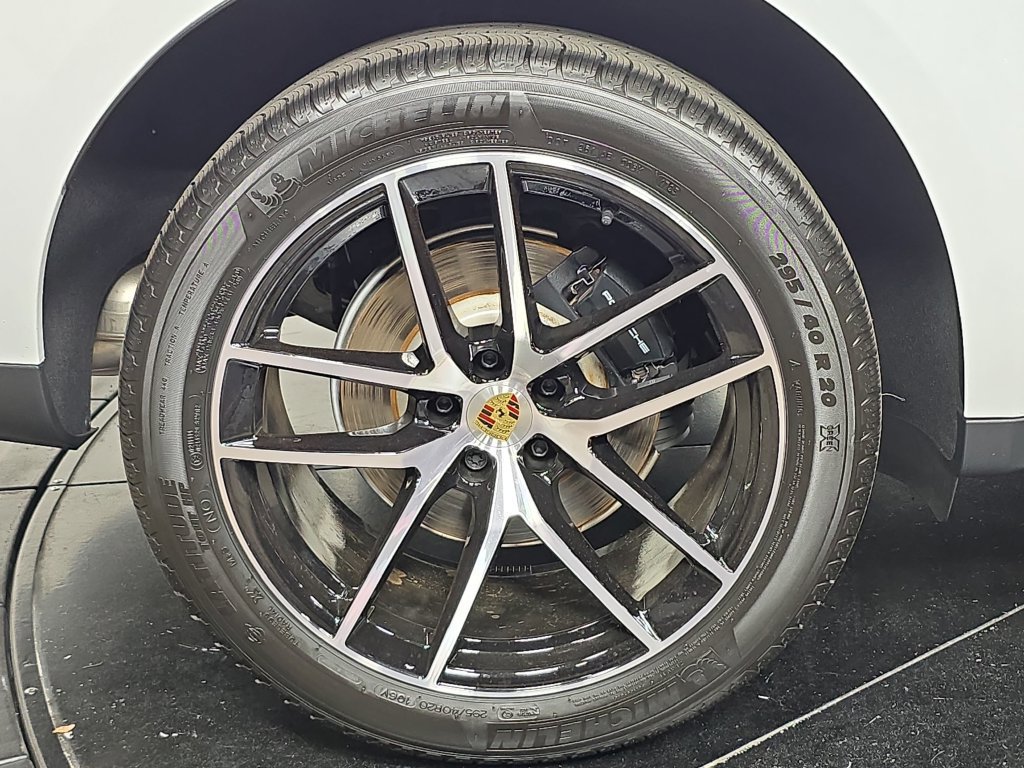 Certified 2026 Porsche Macan AWD/4WD image 29