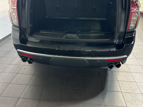 Used 2024 Chevrolet Suburban High Country AWD/4WD image 14