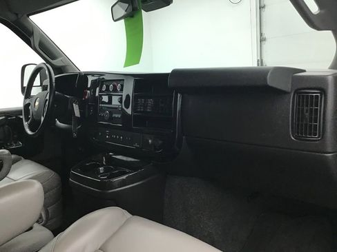 Used 2020 Chevrolet Express 2500 w/ Enhanced Convenience Package image 42