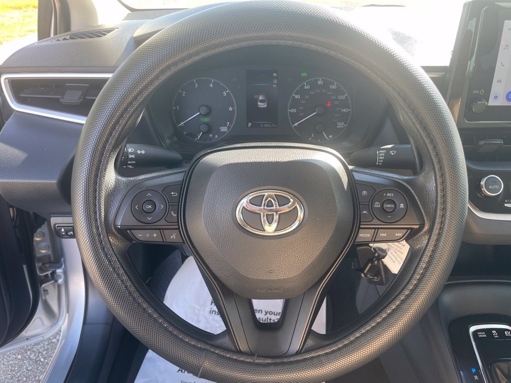Used 2025 Toyota Corolla LE FWD image 25