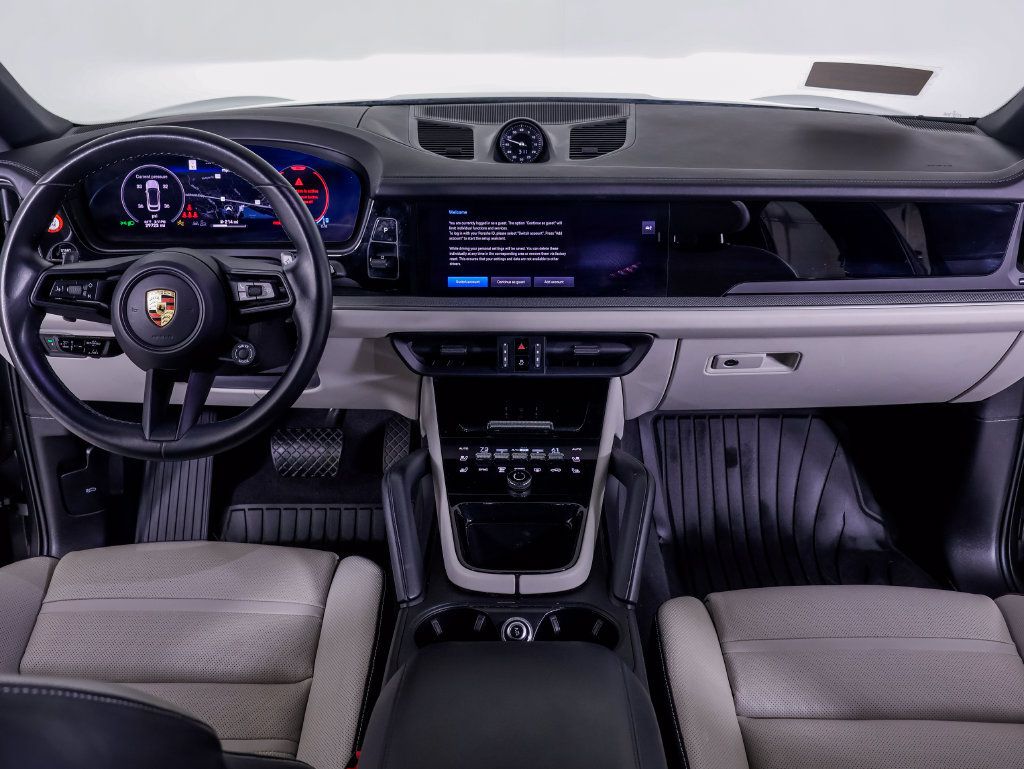 Certified 2024 Porsche Cayenne Coupe AWD/4WD image 10