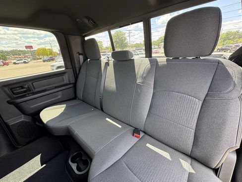 Used 2024 RAM 2500 Tradesman w/ Chrome Appearance Group image 12