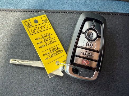 New 2026 Ford F250 Platinum w/ Tremor Off-Road Package image 36