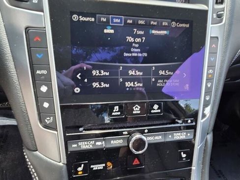Used 2017 INFINITI Q60 2.0t w/ Premium Plus Package 2.0T RWD image 10