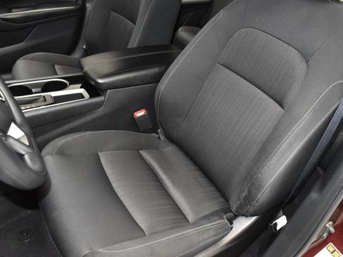Used 2024 Nissan Altima 2.5 SV FWD image 14