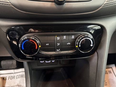 Used 2022 Buick Encore GX Preferred FWD image 32