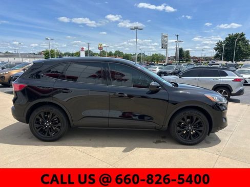 Used 2021 Ford Escape SE w/ SE Sport Appearance Package AWD/4WD image 5