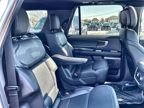 New 2026 Ford Expedition Max Platinum w/ Stealth Appearance Package image 32