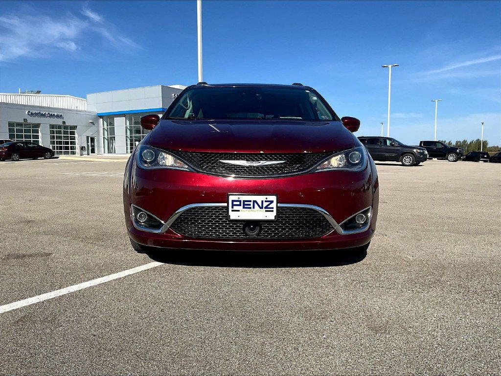 Used 2019 Chrysler Pacifica Touring-L Plus w/ Advanced Safetytec Group FWD image 2