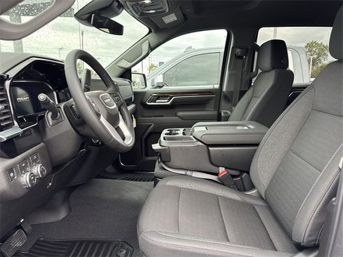 New 2026 GMC Sierra 1500 SLE image 11