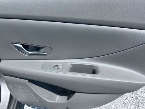 Used 2023 Hyundai Elantra SEL FWD image 13