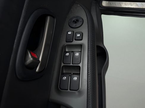 Used 2008 Kia Rondo EX FWD image 16
