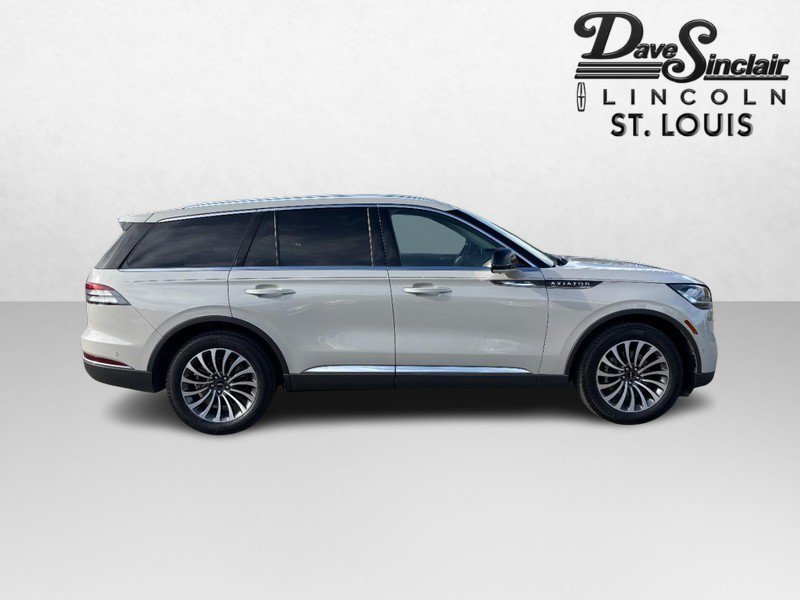 Certified 2024 Lincoln Aviator Reserve w/ Equipment Group 201A AWD/4WD image 2