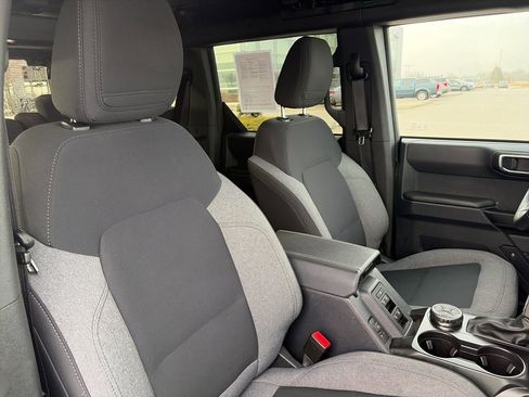 Used 2025 Ford Bronco Big Bend image 15