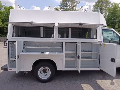 New 2026 Ford E-350 and Econoline 350 Super Duty w/ Power Equipment Group RWD image 34