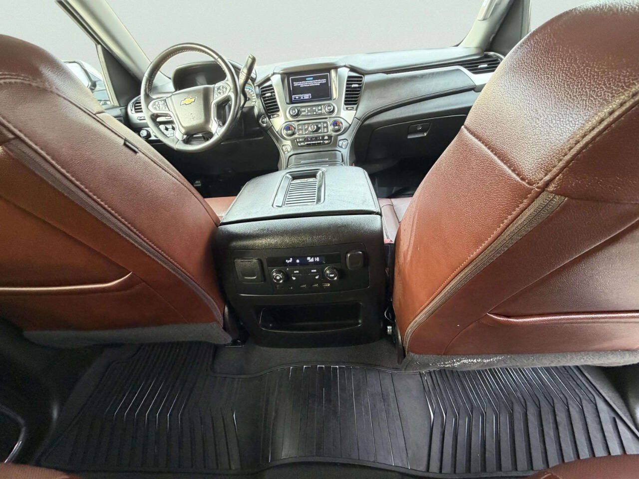 Used 2019 Chevrolet Suburban Premier w/ Premier Plus Edition AWD/4WD image 32