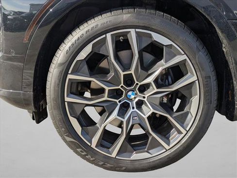 Used 2024 BMW X7 M60i w/ Executive Package image 9
