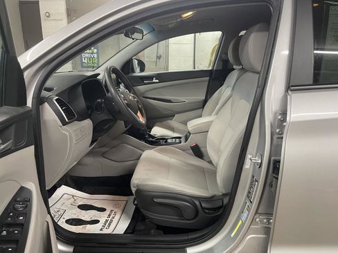Used 2020 Hyundai Tucson SE w/ Winter Weather Package image 10