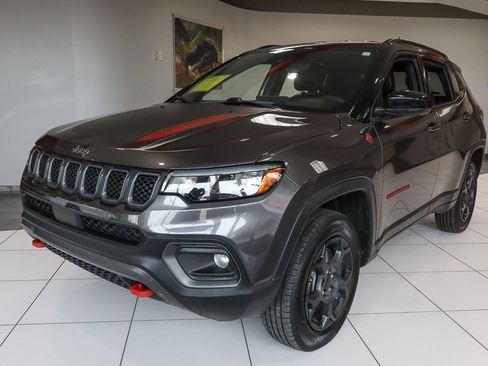 Used 2024 Jeep Compass Trailhawk image 1