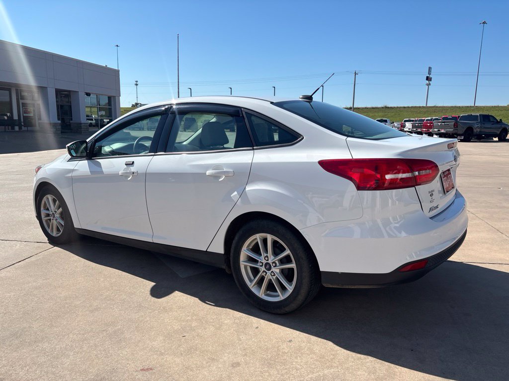 Used 2015 Ford Focus SE FWD image 5