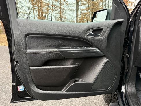 Used 2022 GMC Canyon AT4 image 21