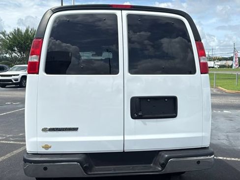 Used 2023 Chevrolet Express 3500 LT w/ LT Preferred Equipment Group RWD image 6