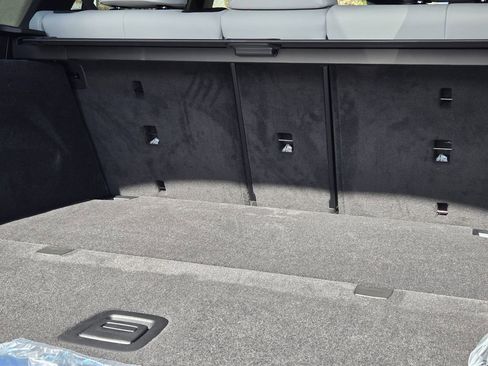 New 2026 BMW X5 xDrive50e w/ Climate Comfort Package AWD/4WD image 33