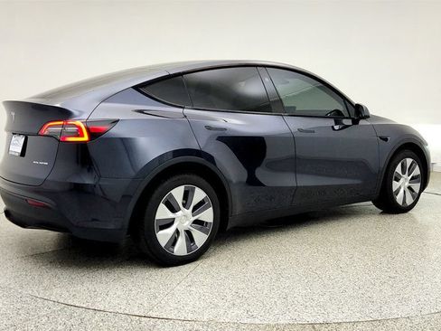 Used 2024 Tesla Model Y Long Range AWD/4WD image 5