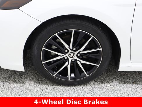 Used 2023 Toyota Camry SE image 11