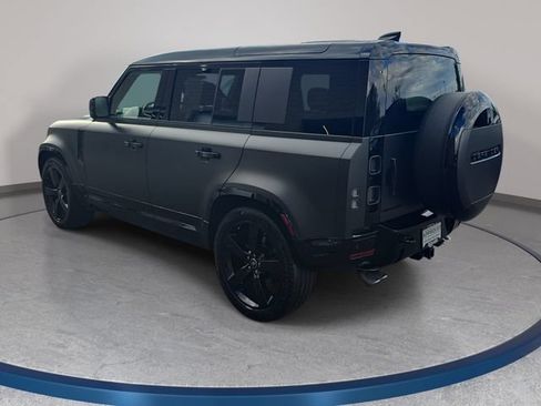 Certified 2025 Land Rover Defender 110 V8 AWD/4WD image 8