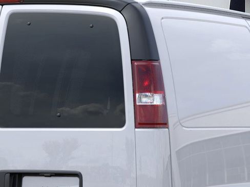 New 2025 GMC Savana 3500 w/ Driver Convenience Package image 11