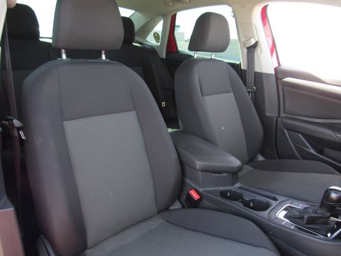 Used 2021 Volkswagen Jetta S image 9