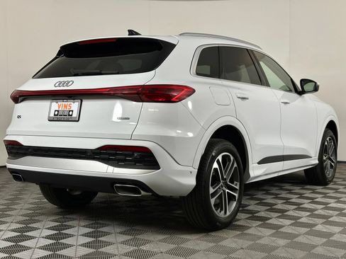 Used 2025 Audi Q5 Premium AWD/4WD image 4