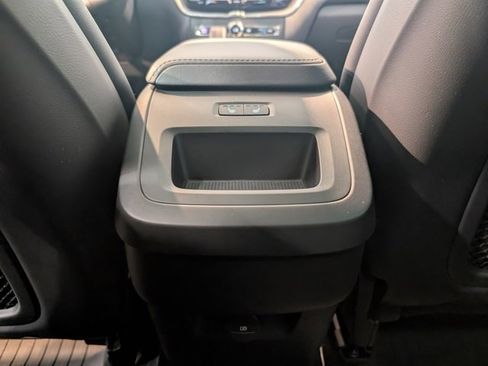 Used 2025 Volvo XC60 B5 Core w/ Climate Package image 27