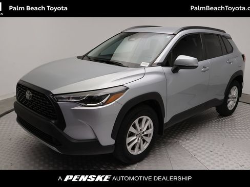 Used 2024 Toyota Corolla Cross LE FWD image 1