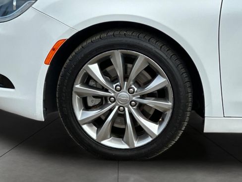Used 2015 Chrysler 200 S FWD image 29