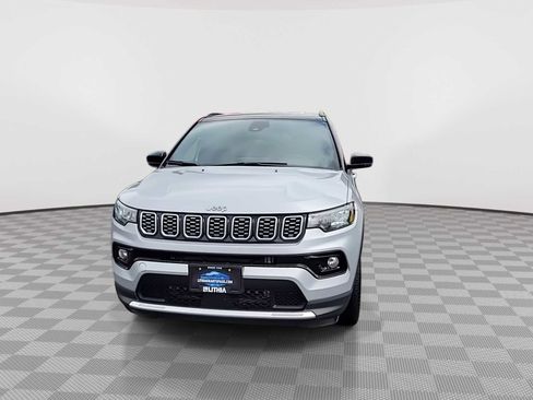 Used 2025 Jeep Compass Limited AWD/4WD image 3