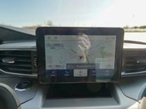 Used 2022 Ford Explorer XLT w/ Equipment Group 202A image 17