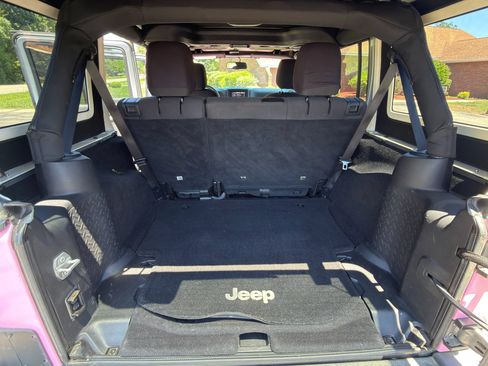 Used 2015 Jeep Wrangler Unlimited Sport w/ Quick Order Package 24S AWD/4WD image 12