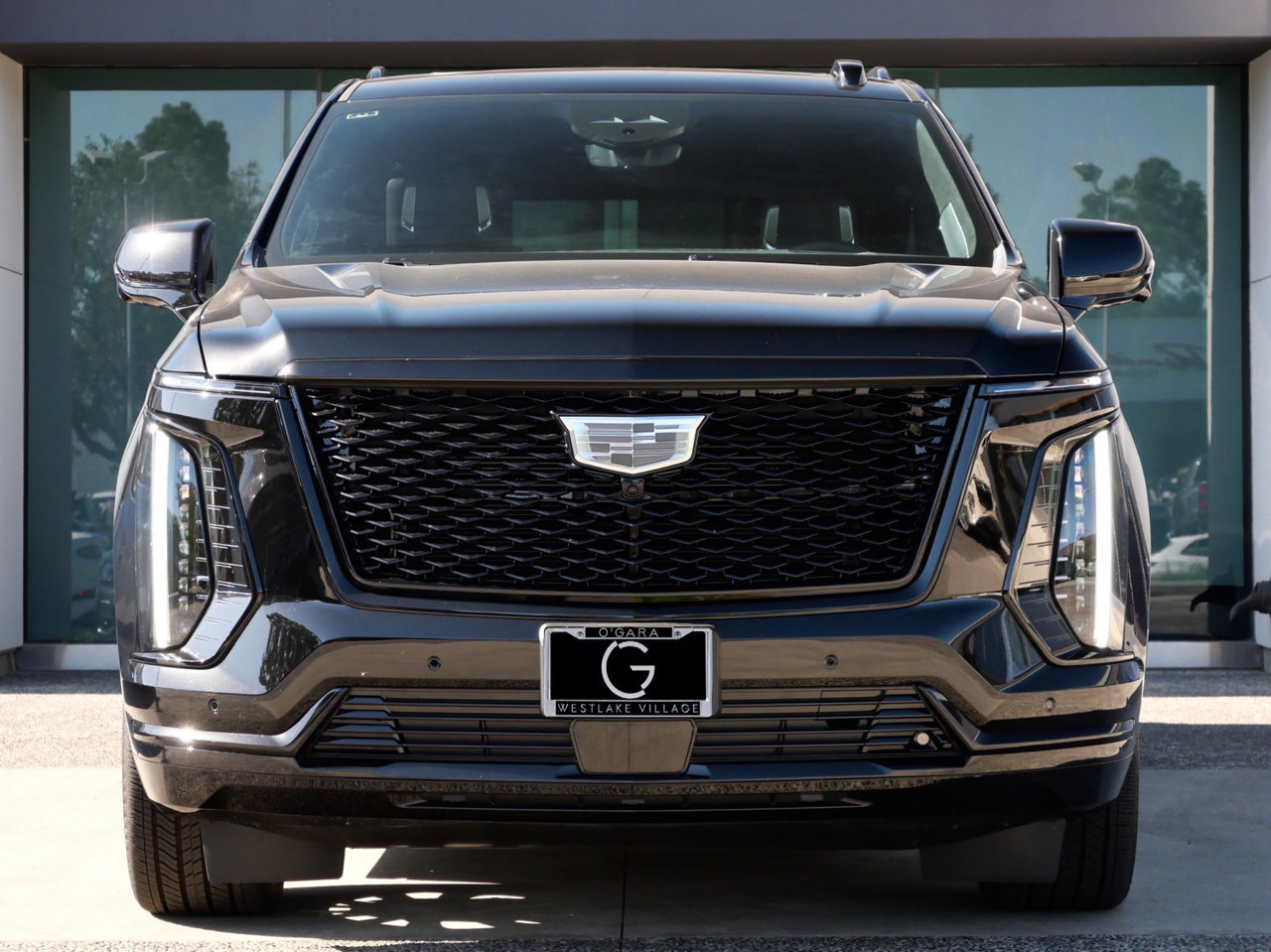 Used 2026 Cadillac Escalade ESV Platinum Sport w/ LPO, ONYX Package AWD/4WD image 2