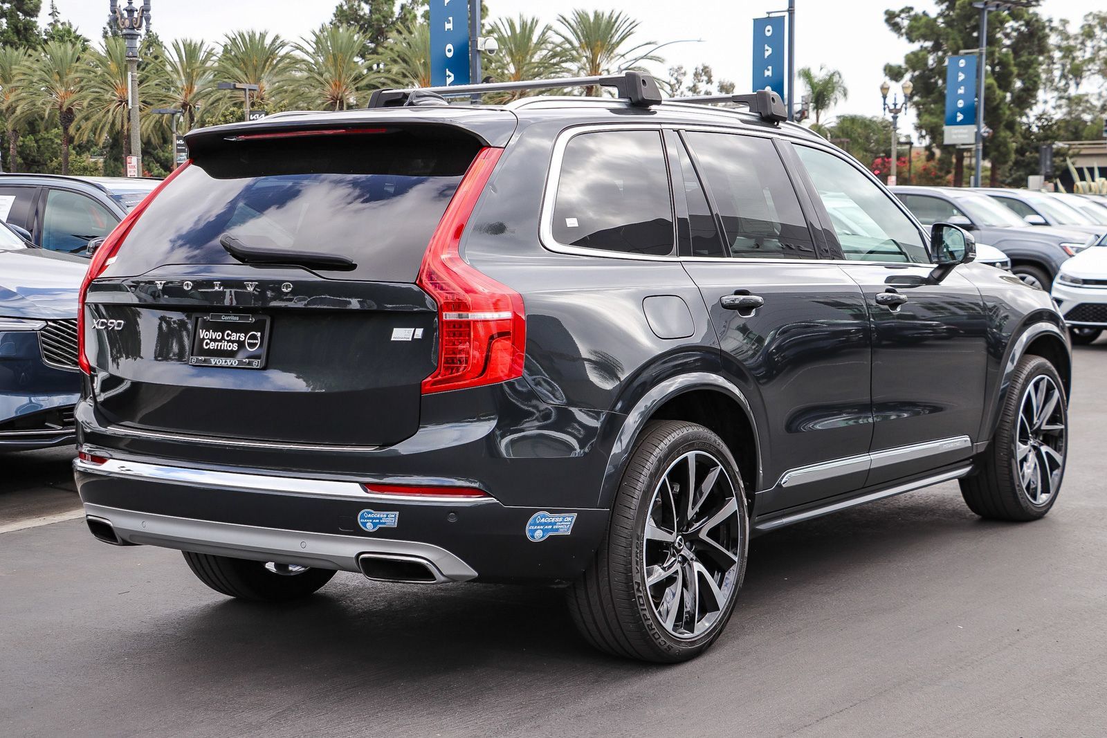 Used 2021 Volvo XC90 T8 Inscription Expression w/ Advanced Package AWD/4WD image 6