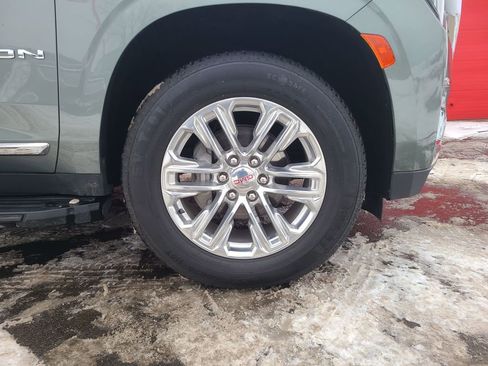 Used 2023 GMC Yukon SLT image 17