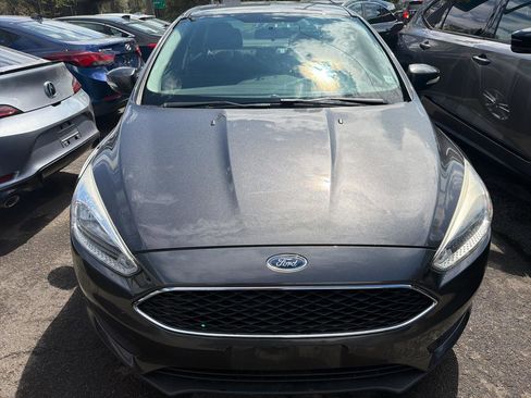 Used 2016 Ford Focus SE image 2