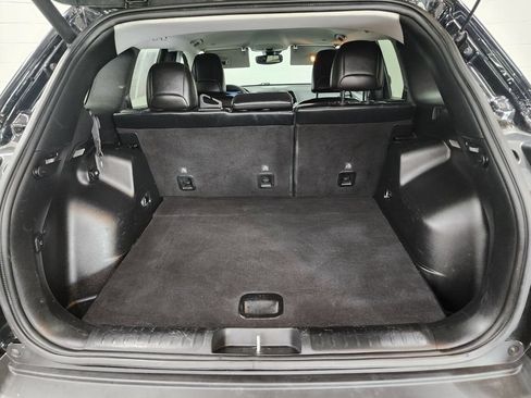 Used 2022 Jeep Cherokee Latitude Lux w/ Mopar Interior Package AWD/4WD image 27
