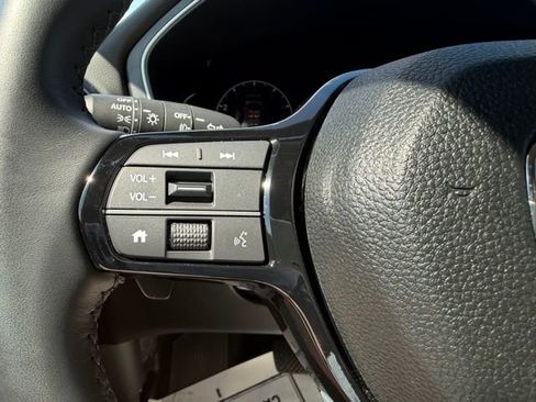 Certified 2025 Honda Pilot EX-L image 16