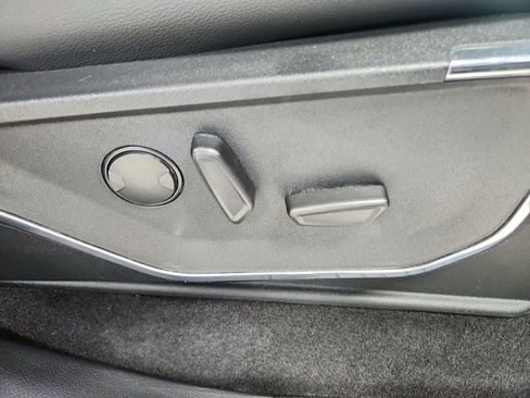 Used 2024 Ford F150 Lariat w/ Tow/Haul Package image 40