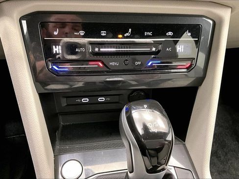 Used 2024 Volkswagen Tiguan SE R-Line image 24